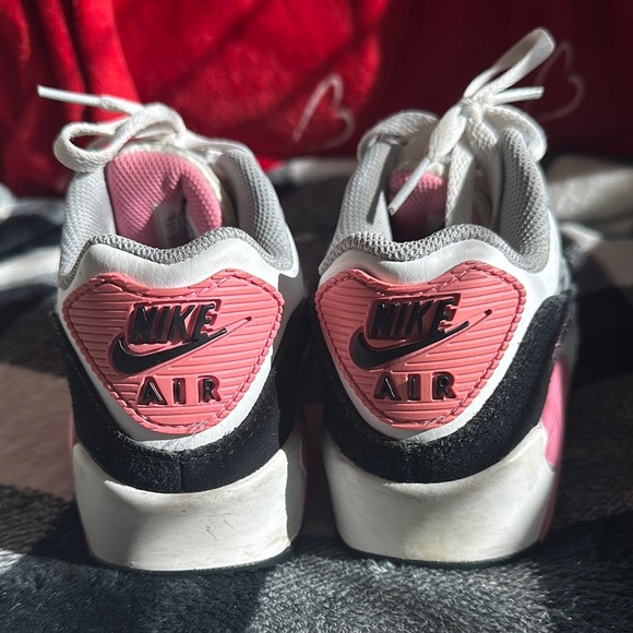 Nike Air Max 90 Pink Black Sneakers - Picture 2 of 7
